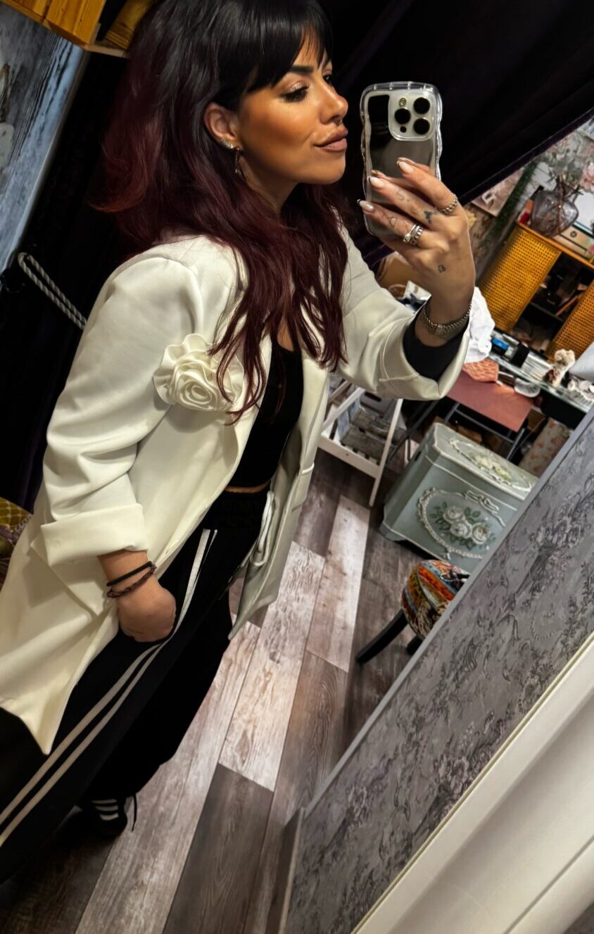 Alternative view of Americana flor blanca